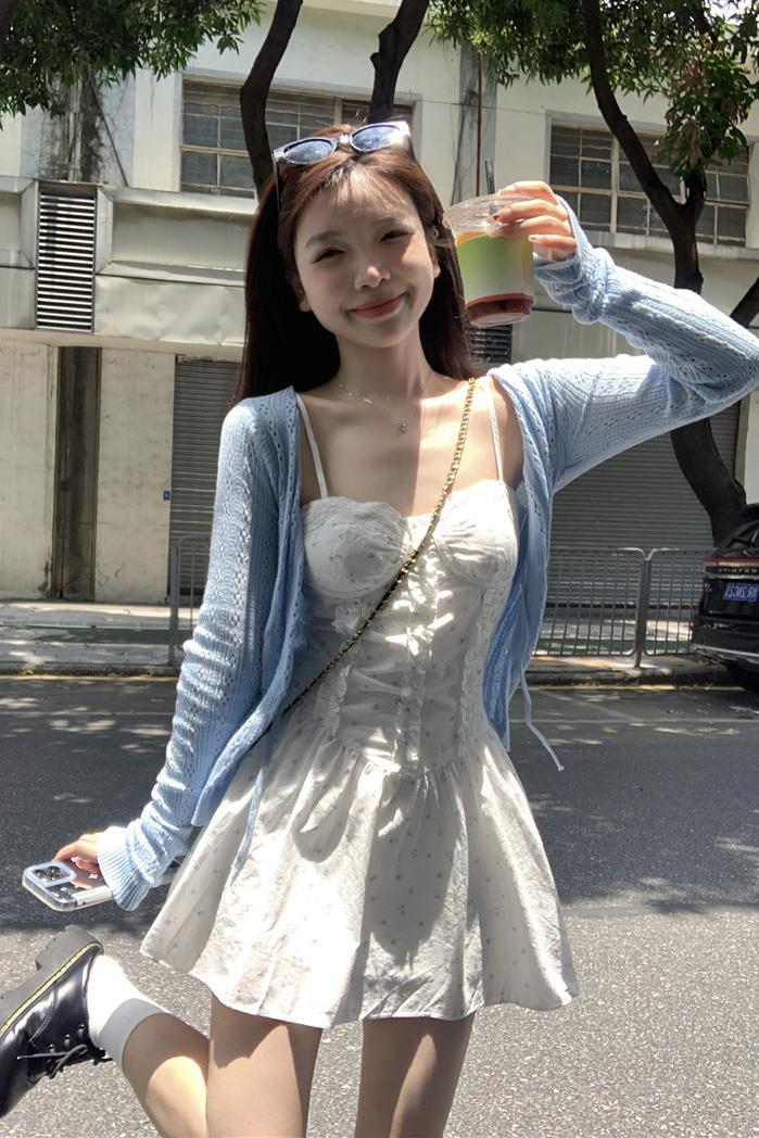 Real shot of Korean style small fresh floral suspender dress + knitted sun protection cardigan