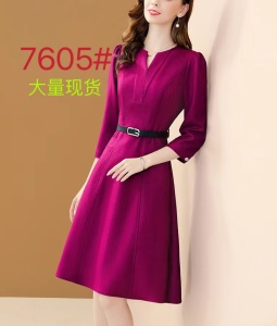 RM21835#时尚高端V领连衣裙女秋2023新款气质纯色小个子收腰显瘦裙子