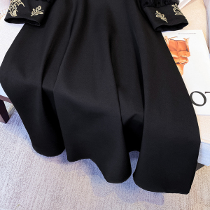 RM20604#大码女装金丝线绣花时尚网纱拼接减龄喜庆修身中长款连衣裙