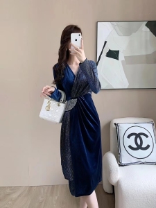 RM23761#名媛风V领丝绒长袖超修身中长裙气质优雅拼接连衣裙