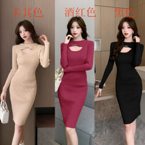 Round neck hollowed out wrap buttocks mid length over knee bottom woolen dress