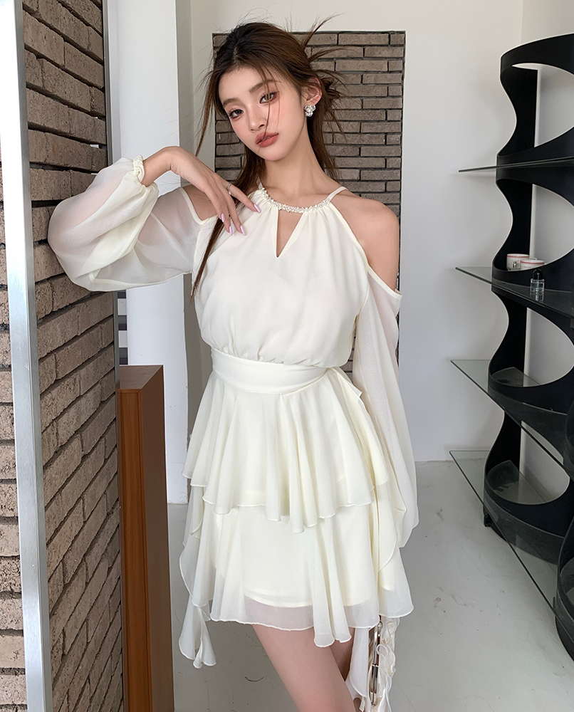 實拍2026春夏新款設計感吊帶掛脖連衣裙女秋純欲露肩超美仙女裙
