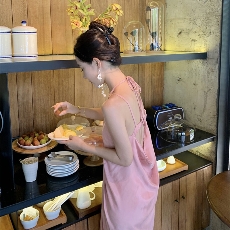 DT CLASSIC設計感小眾露背掛脖連衣裙女2023新款名媛氣質吊帶長裙