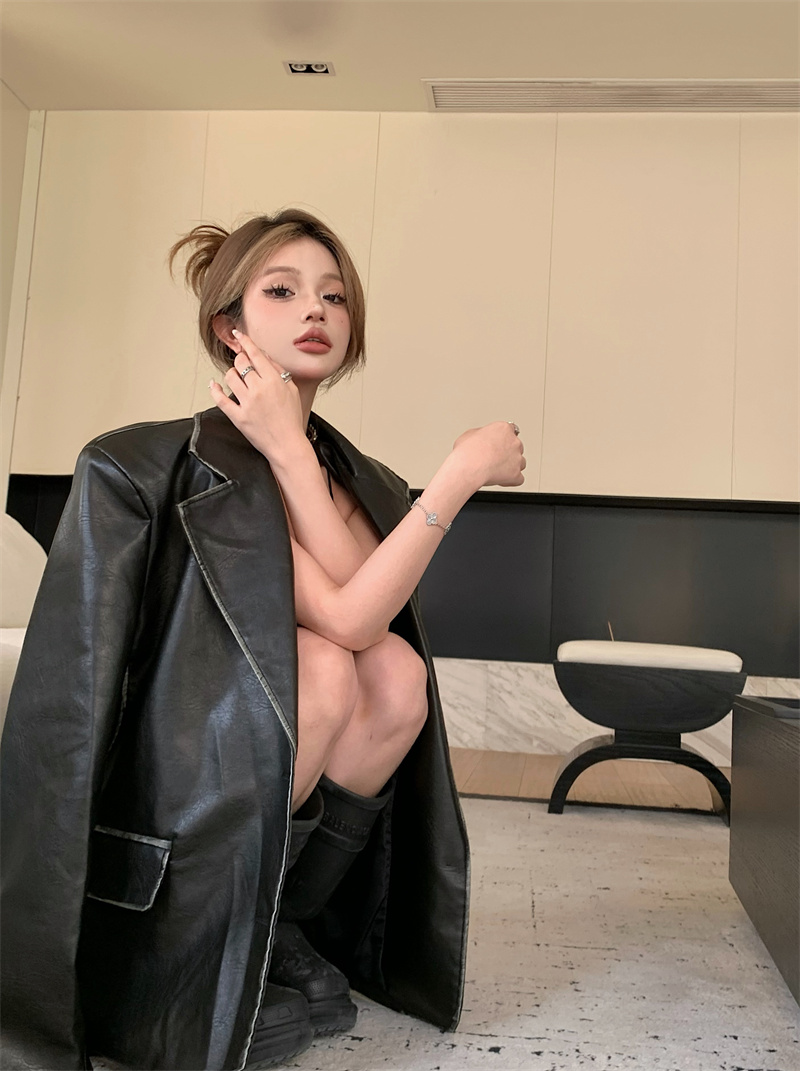 Real shot Autumn and winter retro lapel leather suit jacket women's suit niche heavy industry distressed jacket