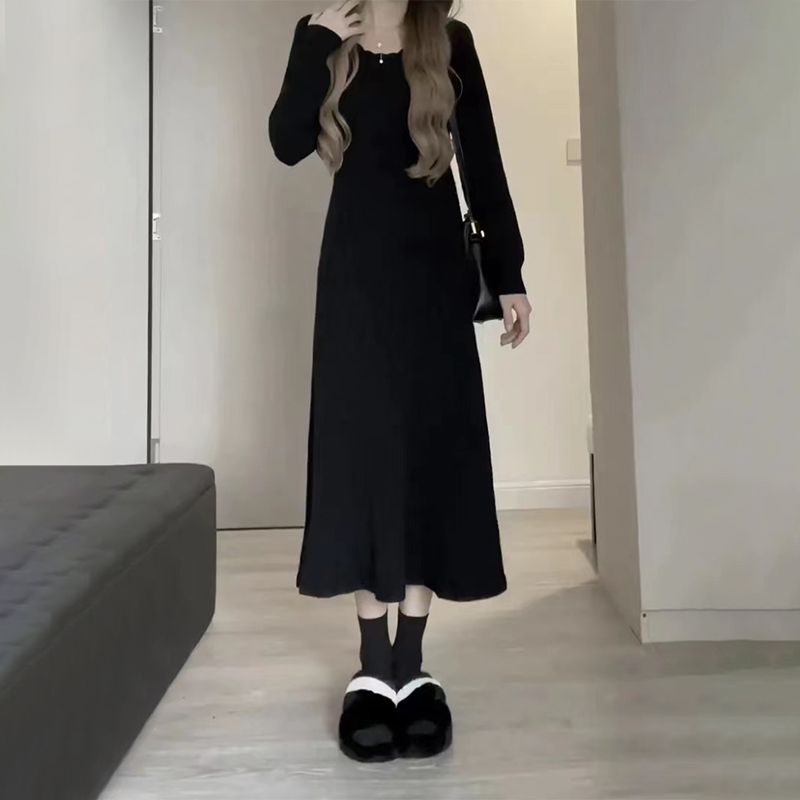 2023 new autumn and winter French style mid-length knitted skirt high-end western style lady dress for women