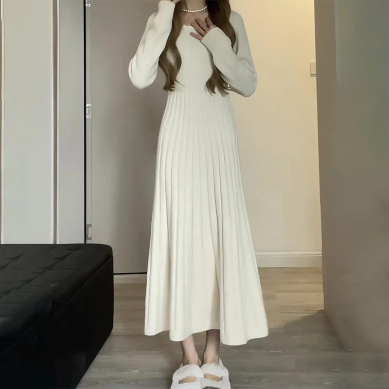 2023 new autumn and winter French style mid-length knitted skirt high-end western style lady dress for women