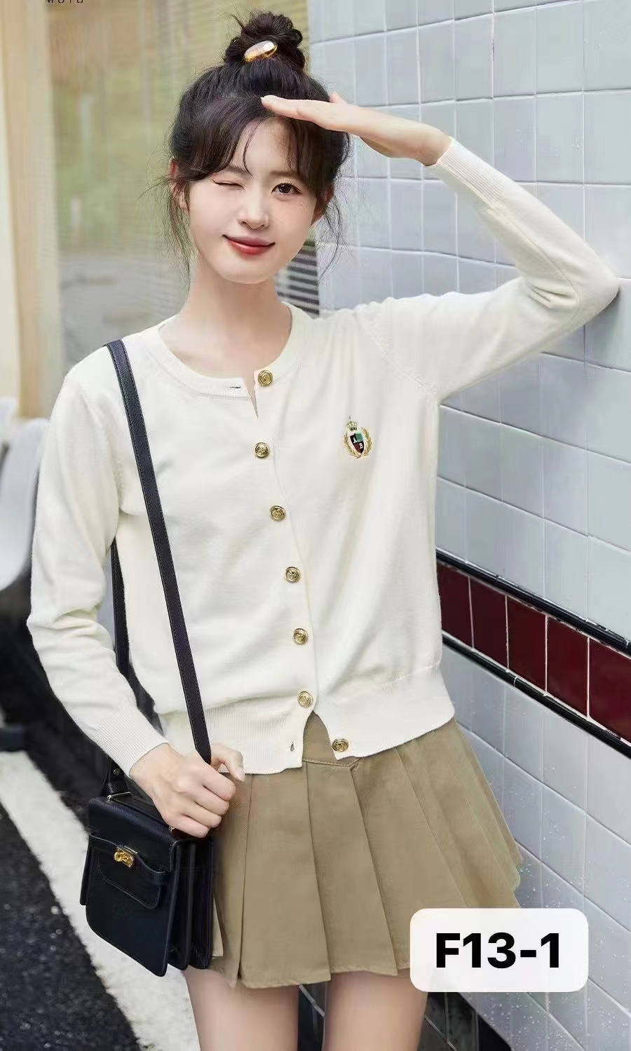 British college style 2023 autumn new embroidered badge Korean style loose and versatile round neck knitted cardigan