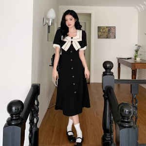 RM21722#赫本风黑色显瘦方领连衣裙子2023夏季新款女装法式收腰长裙小个子