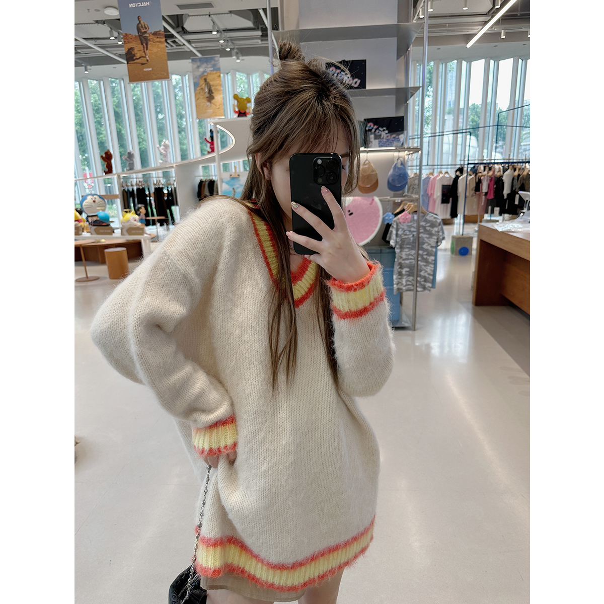 WANNANKE Mohair long-sleeved knitted soft waxy sweater for women in fall, long and short, contrasting color V-neck slimming top