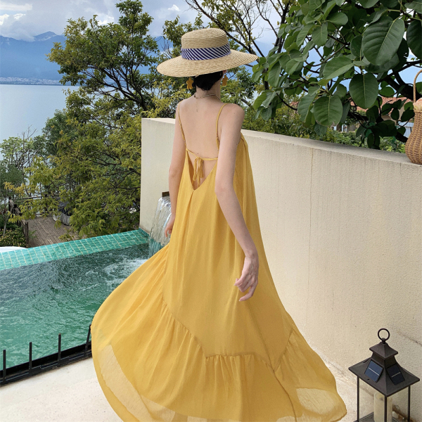 RM24884#大理海边度假黄色露背吊带连衣裙 雪纺时尚设计感长裙