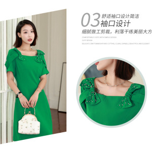 TR49467# 高端气质方领绿色连衣裙夏季高级感设计小个子修身显瘦2022新款女 服装批发女装批发