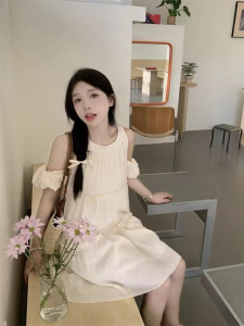 RM21884#露肩短袖连衣裙女夏季2023新款甜美设计感小心机显瘦蓬蓬A字裙子