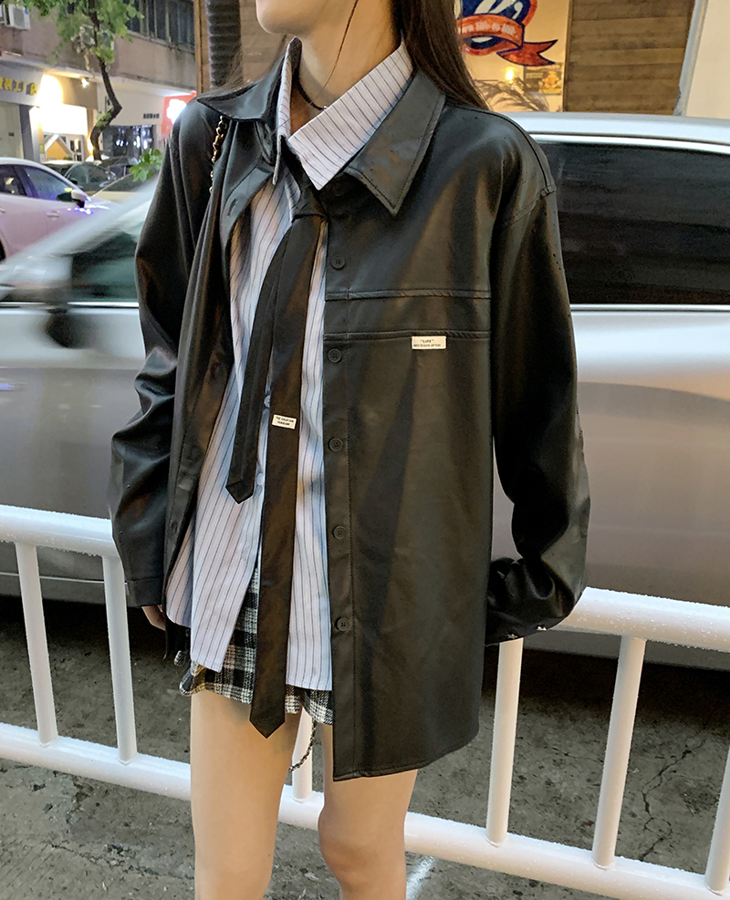 Real shot of retro Hong Kong style black leather jacket for women + inner striped shirt and tie
