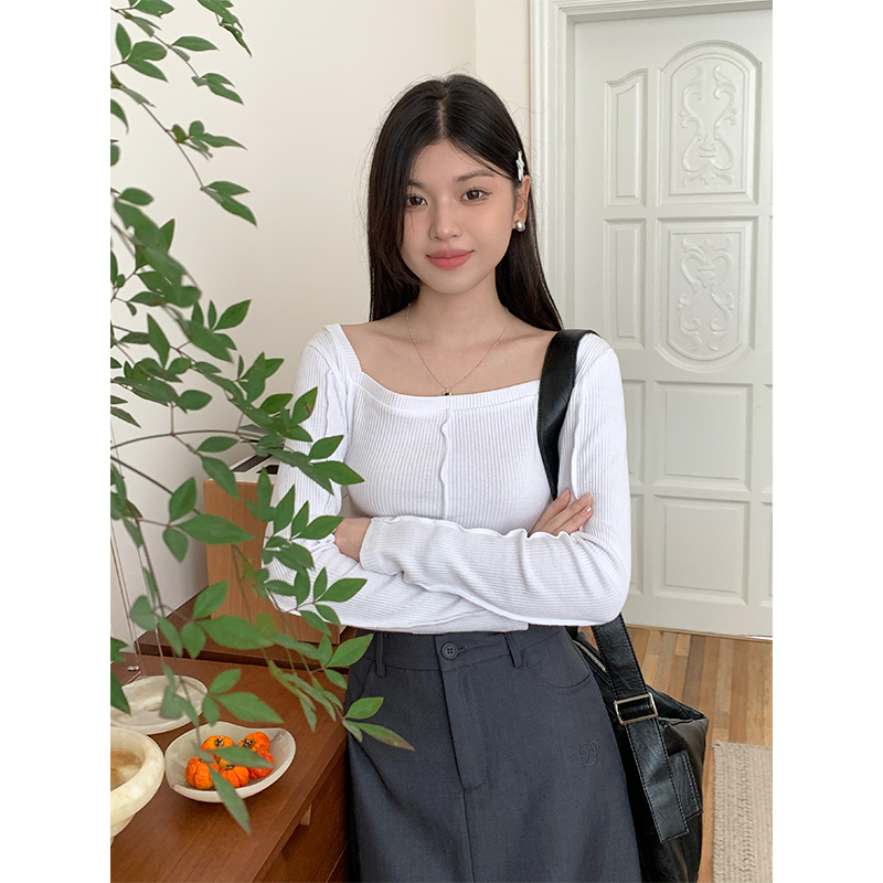 Real shot of early spring hot girl square collar slimming short solid color long-sleeved knitted T-shirt top 2024 new style