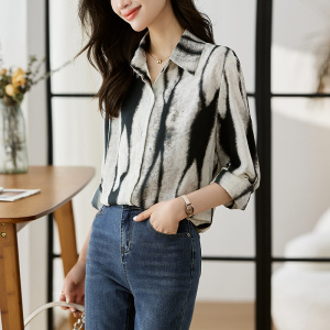 RM24290#高级感开衫外套黑白长袖衬衫女设计感2023秋简约休闲新款上衣