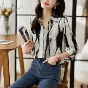 RM24290#高级感开衫外套黑白长袖衬衫女设计感2023秋简约休闲新款上衣