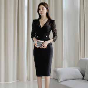 RM22203#新韩版时尚气质优雅显瘦性感蕾丝深V领透视七分袖连衣裙