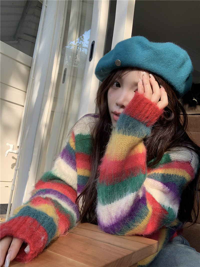Real shot of rainbow striped ins dopamine outfit girl thickened sweater