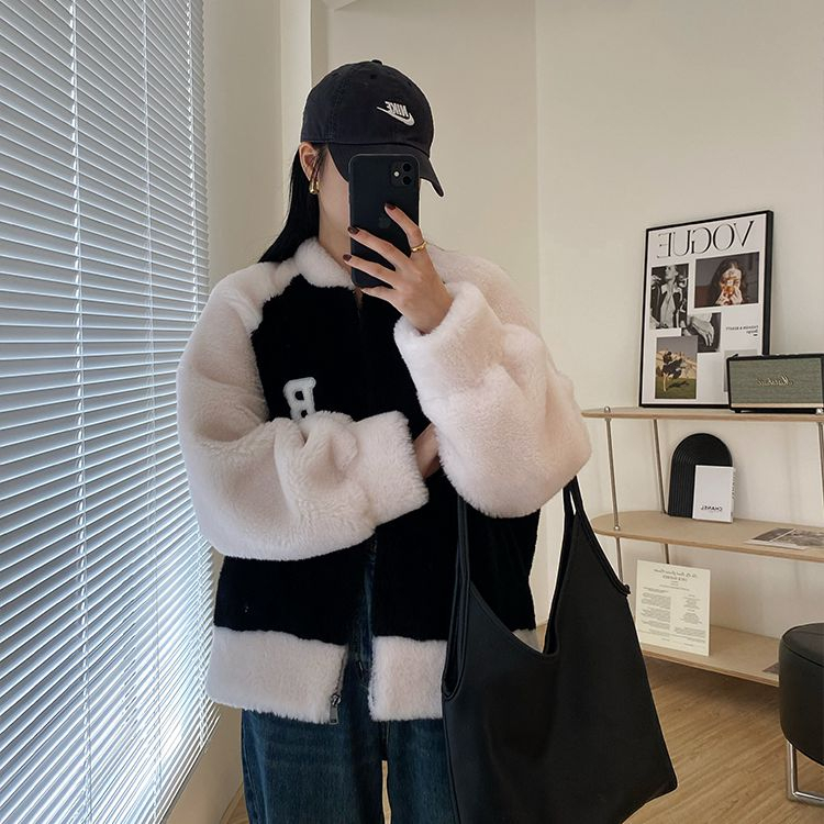 Winter new black and white with embroidery contrasting lamb wool short coat autumn and winter large size loose western style age-reducing top