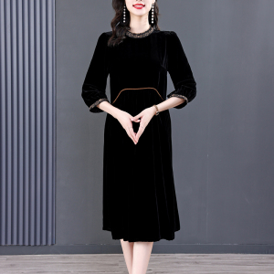 RM22589#丝绒连衣裙2023秋冬新款女气质大牌高端绣花桑蚕丝高级感裙子