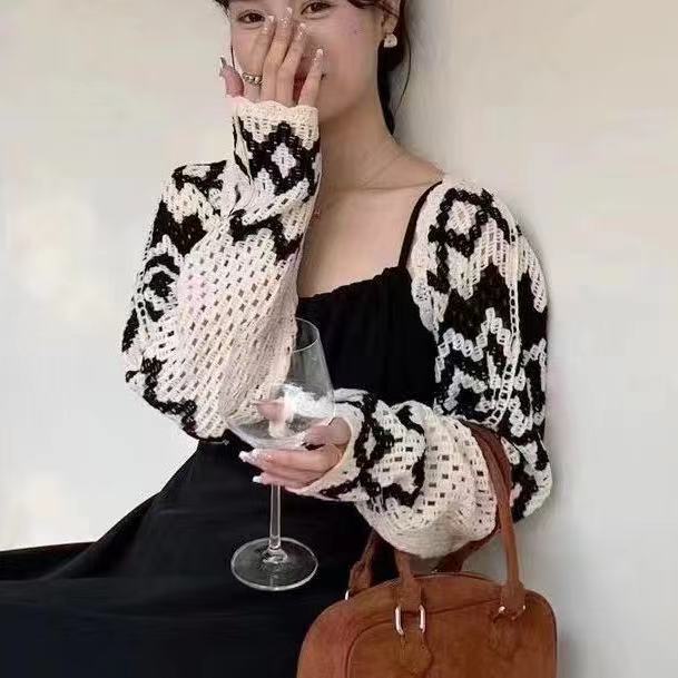 Short long-sleeved rhombus outer short coat, fashionable and versatile, trendy and personalized outer wear for women, retro sun protection cardigan