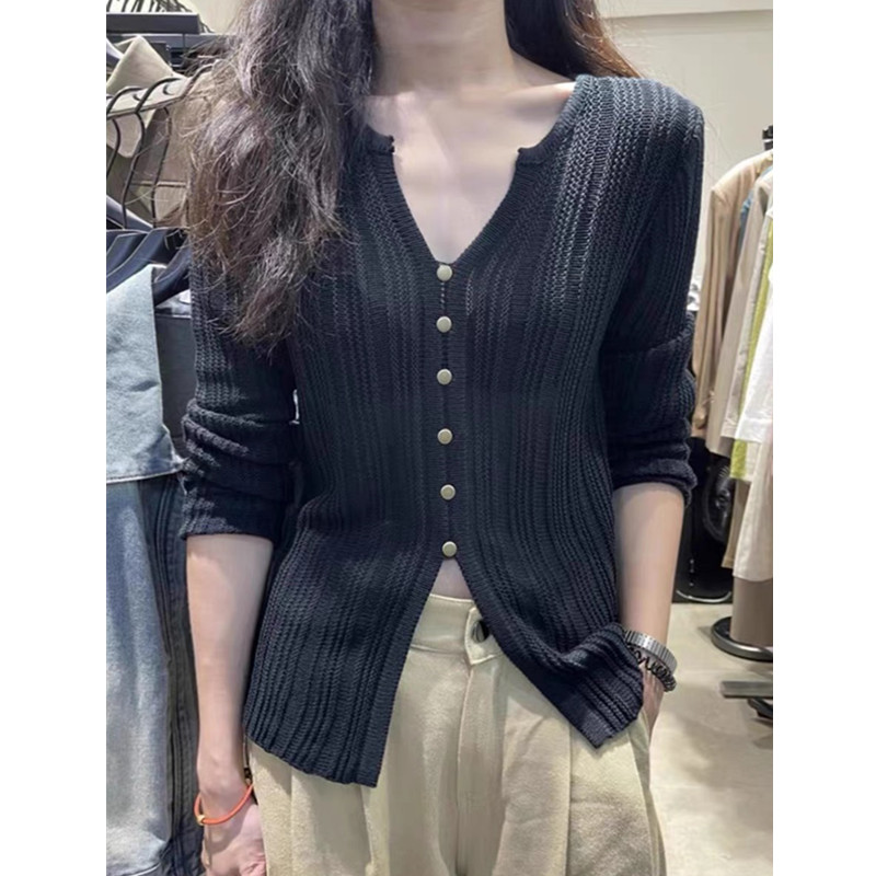 韩系时髦v领针织毛衣女早秋季2023新款修身显瘦洋气开叉长袖上衣