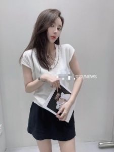 RM22920#欧货V领飞飞袖针织T恤女2023夏季新款百搭镶钻弹力冰丝无袖打底衫