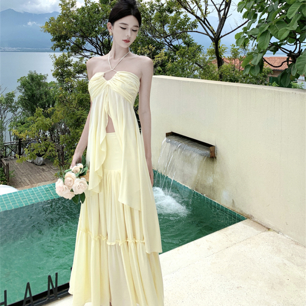 RM24887#法式浪漫海边度假套装超仙抹胸上衣+超仙大裙摆半身裙