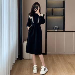 RM23685#黑色卫衣裙女秋季2023新款法式气质高级感小众设计别致显瘦连衣裙
