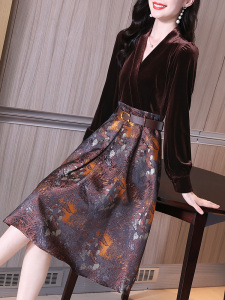 RM23286#新款高端时尚拼接假两件v领金丝绒花印长袖子连衣裙