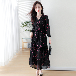 RM23207#黑色雪纺碎花连衣裙新款法式复古风修身显瘦v领轻奢茶歇长裙