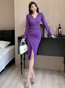 RM25605#新款V领收腰包臀裙通勤气质高档紫色开叉褶皱连衣裙