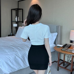Black and white contrast cut out belly button wrap buttocks short sleeved bottomed dress