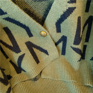 RM23443#绵羊绒针织开衫女装2023秋季新款重工钉珠v领宽松字母毛衣