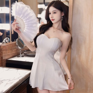 Bra design and fishtail hem dress for women with chest pads