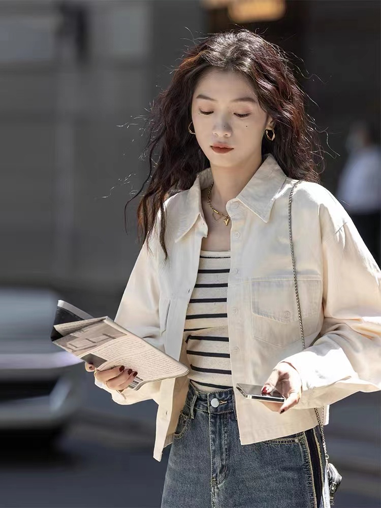Design niche short coat retro long-sleeved shirt 2023 spring and autumn simple solid color short small shirt for women