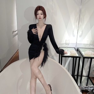 RM24798#新款性感深v羽毛装饰透视修身超短连衣裙