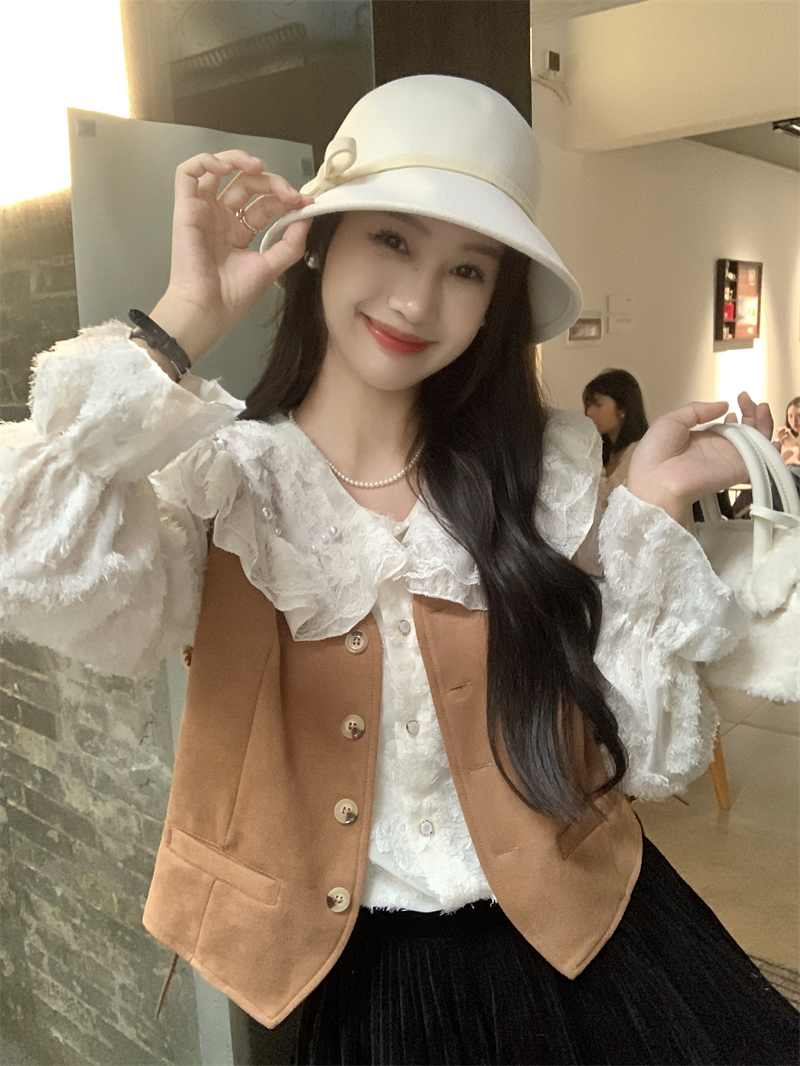 Actual shot ~ super cute cardigan top worn with design and sweet and versatile long-sleeved shirt from Pearl Heavy Industry