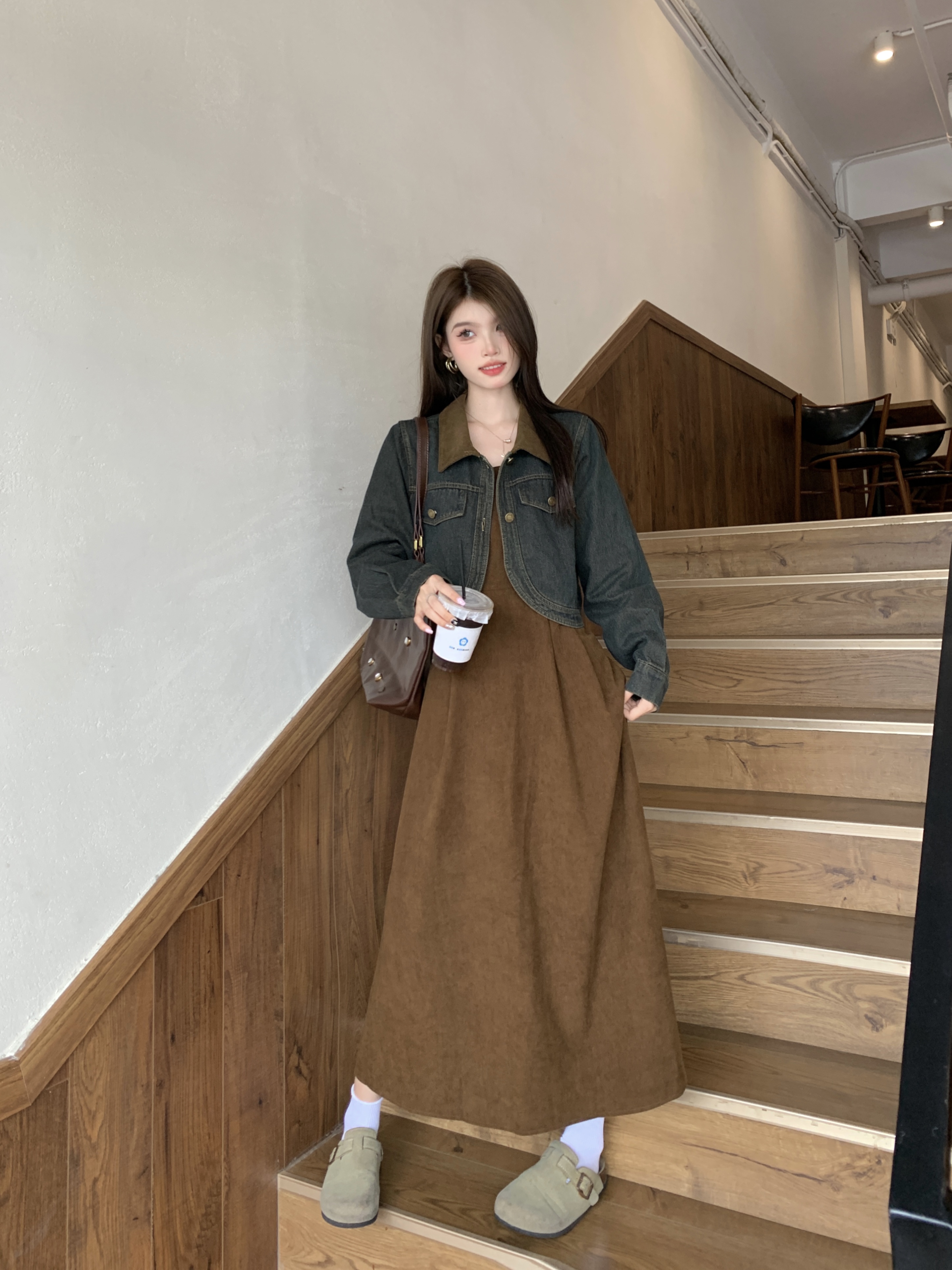 Actual shot of new spring and autumn retro denim long-sleeved small coat suspender skirt fashionable thickened two-piece suit skirt