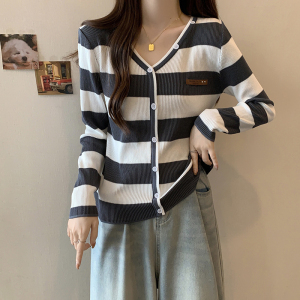 RM23567#新款大码胖mm女时尚设计感条纹修身长袖针织上衣毛衣