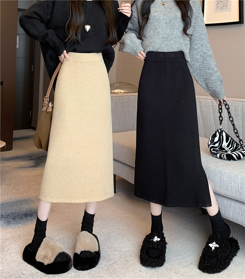 Real shot of 2023 autumn and winter one-piece velvet slit knitted skirt for women with high waist and slimming A-line wool hip-covering skirt