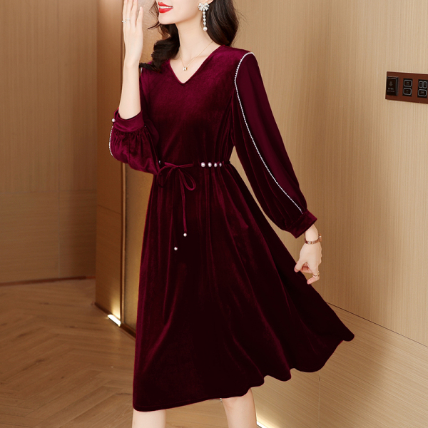RM24141#宴会丝绒连衣裙2023年新款v领小众设计高腰显身材长裙