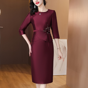 RM24072#高级感连衣裙女秋季新款法式高端别致时尚钉珠气质包臀裙子