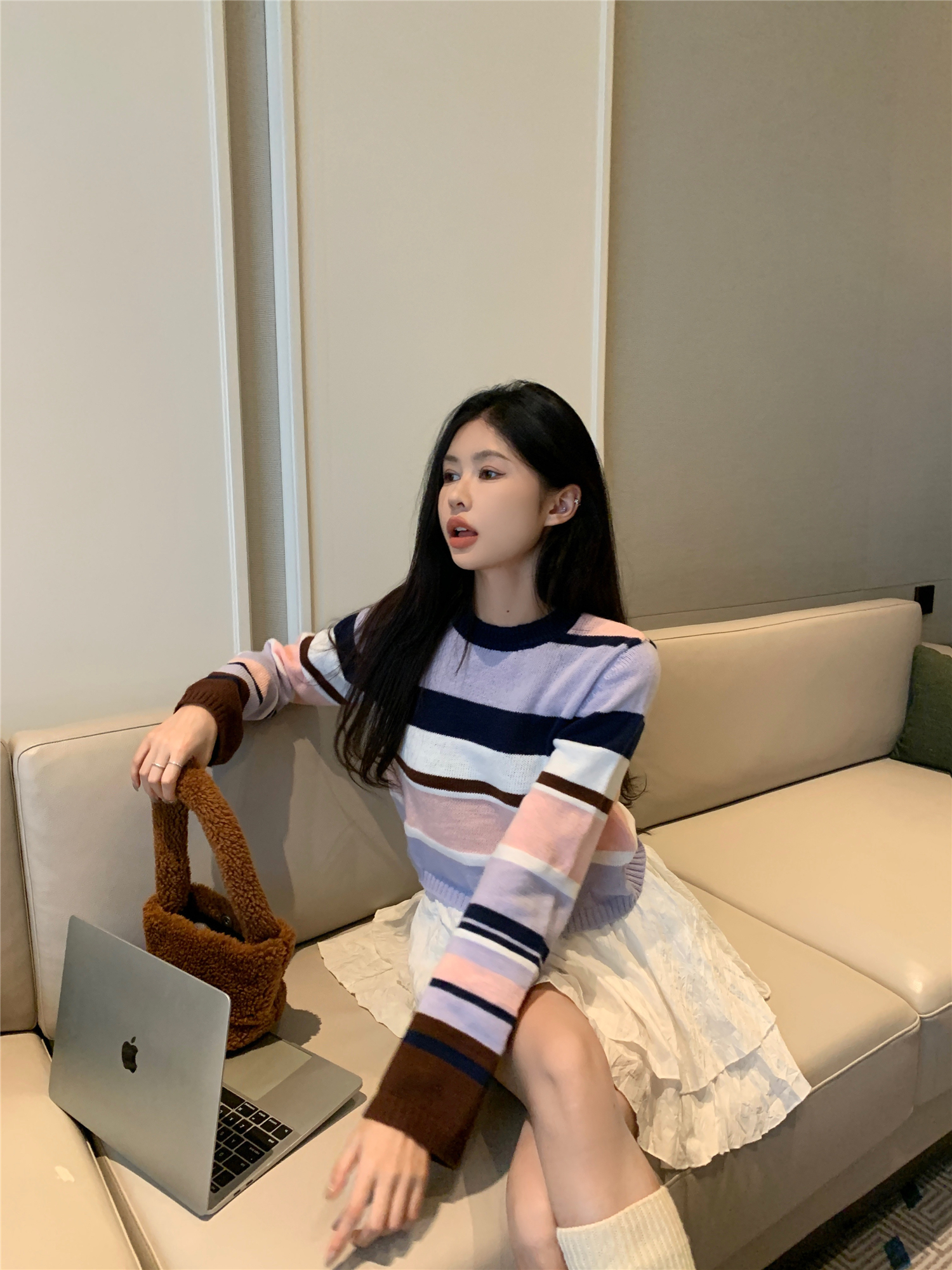 Actual shot ~ soft and waxy contrast striped sweater for women in early autumn 23 new style lazy style right shoulder knitted bottoming shirt