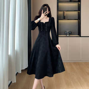RM24574#大码女装早秋新款茶歇法式赫本风小黑裙胖妹妹收腰显瘦遮肚连衣裙