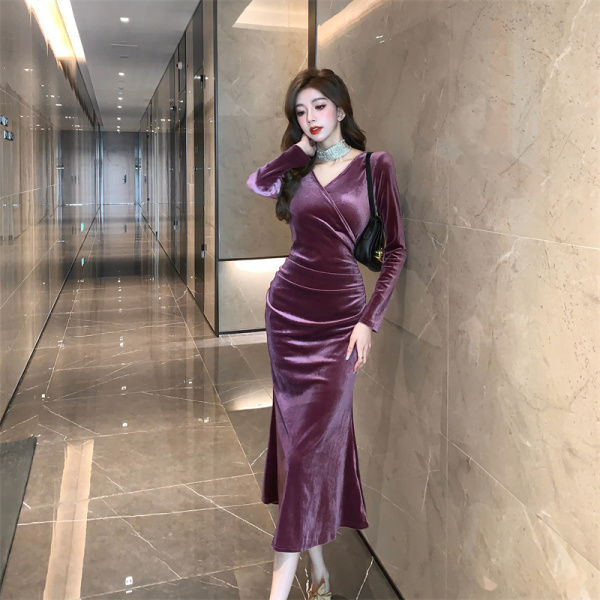 RM24976#女人味轻奢V领丝绒印花长袖显瘦包身时尚鱼尾连衣裙