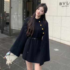 TR59636# 财阀斗篷氛围感黑白2色高级时髦洋气百搭斗篷外套女 服装批发女装批发服饰货源