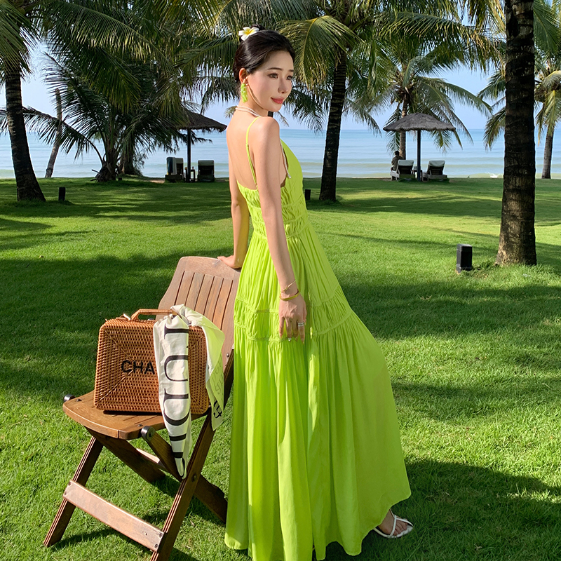 實拍高級感女神V領吊帶連衣裙泰國旅行度假質感褶皺大擺長裙