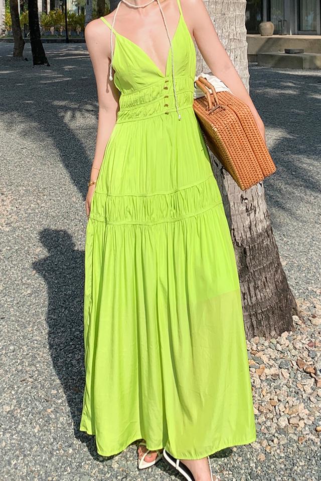 實拍高級感女神V領吊帶連衣裙泰國旅行度假質感褶皺大擺長裙