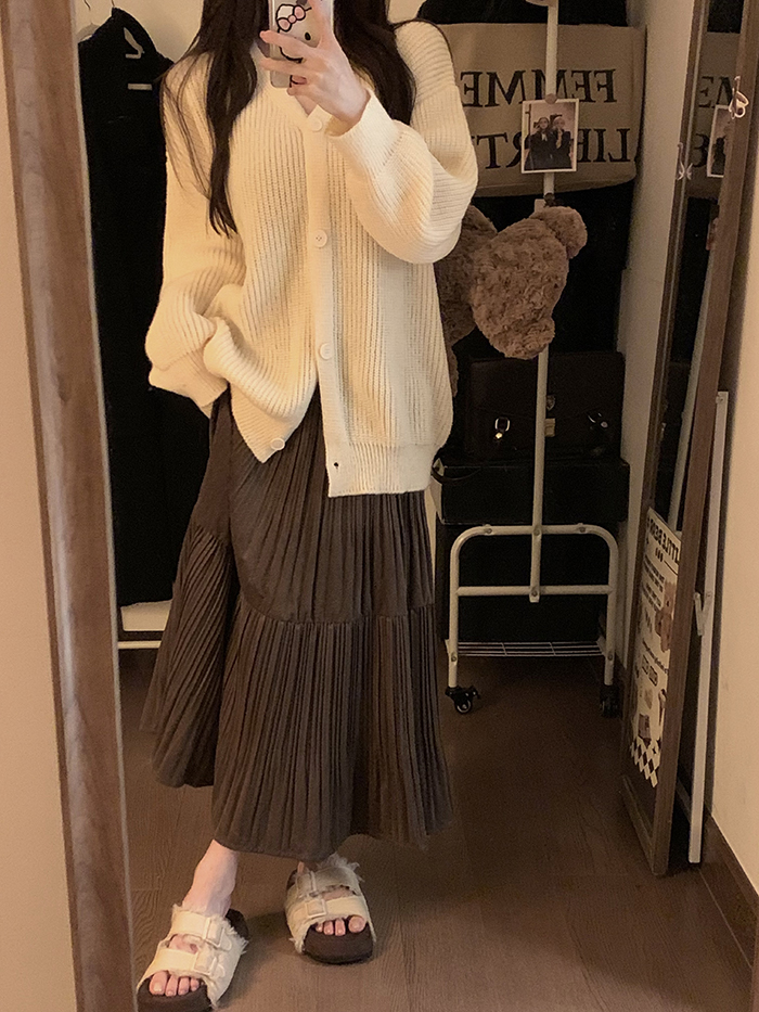 Real shot ~ Korean style loose and gentle knitted sweater cardigan + high waist velvet drape mid-length pleated skirt